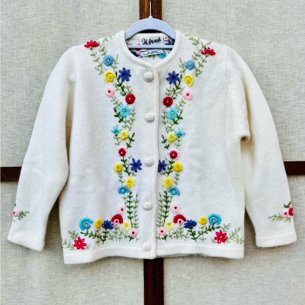 Vintage 1950s John Wanamaker Japan Floral Embroidered Lambswool Angora Cardigan